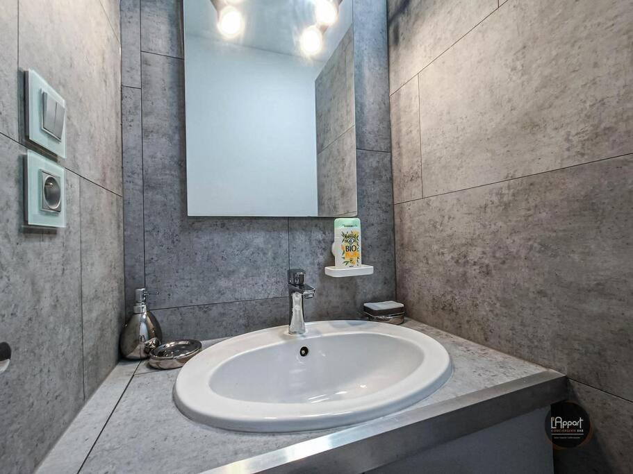 Appartement Calme Lumineux Proche Gare 3 Chambres Ανγκουλέμ Εξωτερικό φωτογραφία